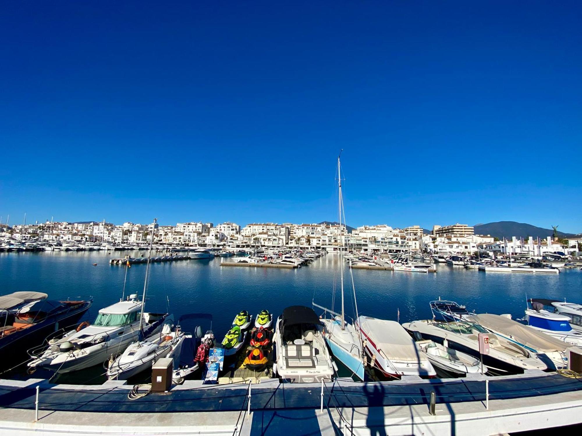 マルベーリャLuxury Puerto Banus Penthouse With Parking & Wi-Fiアパートメント エクステリア 写真
